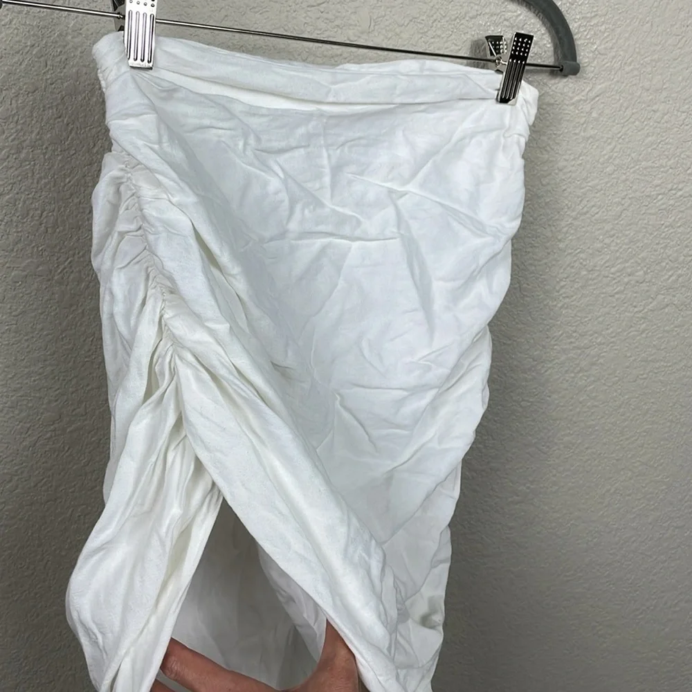 New House of CB Loie Gathered Maxi Skirt White Linen Blend Ruched Slit Sz XS